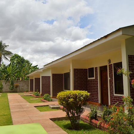 Twiga Lodge And Campsite Mto wa Mbu Buitenkant foto